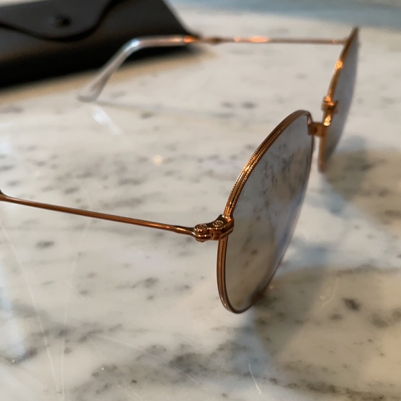 Round raybans rose gold wire and baby blue lenses - Picture 2 of 4